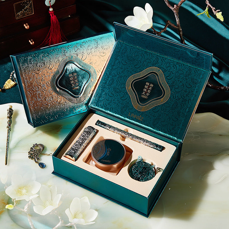 LINNSZ Four-Piece Gift Set